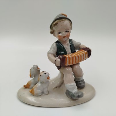 Статуэтка "Мальчик с гармонью", фарфор, роспись, Германия, 1950-1970 гг.