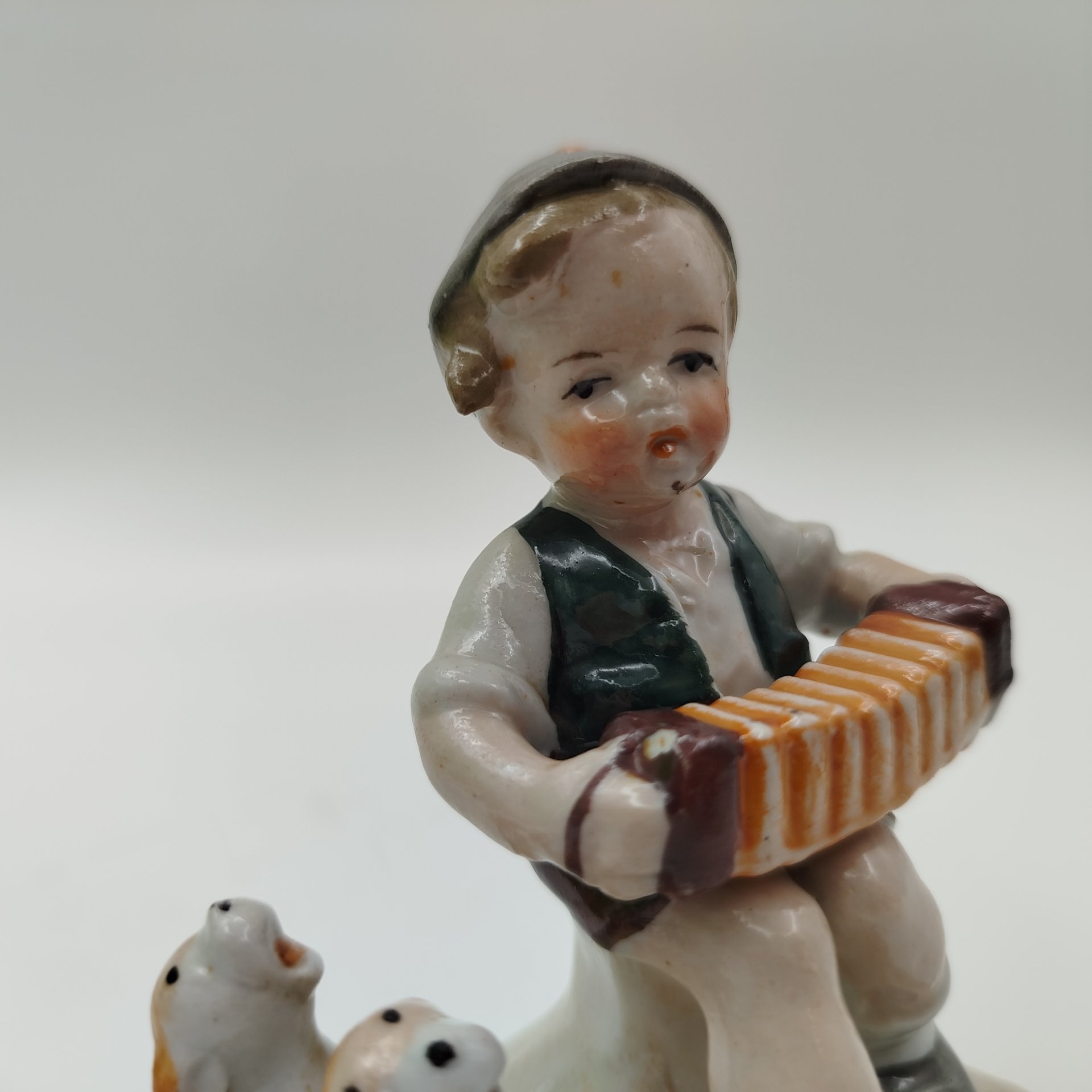 Статуэтка "Мальчик с гармонью", фарфор, роспись, Германия, 1950-1970 гг.