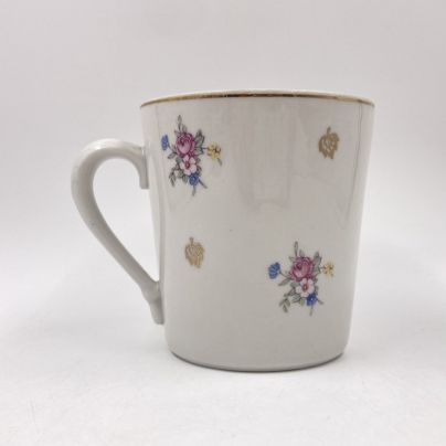 Чайная чашка с флоральным декором, фарфор, золочение, деколь, Довбышский фарфоровый завод (Довбыш), СССР, 1957-1970 гг.