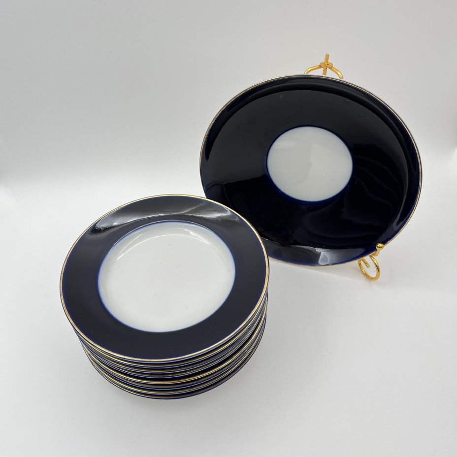 Набор из 8-ми десертных тарелок и блюда кобальтового оттенка, фарфор, крытье, золочение, Ленинградский фарфоровый завод (ЛФЗ), СССР, 1950-1960 гг.