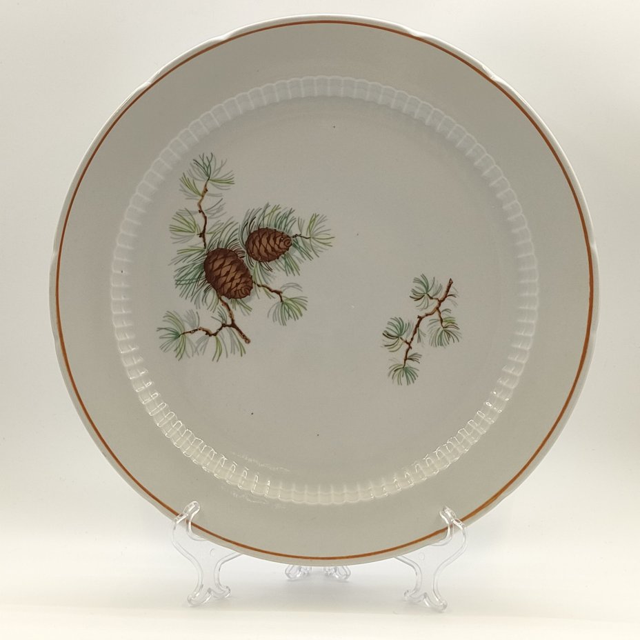 Набор для сервировки стола "Шишки" из 7-ми предметов (сервировочное блюдо, селедочница, молочник, салатник, горчичница, перечница и солонка), фарфор, деколь, обводка, Фарфоровый завод «Пролетарий» (Бронница, Мста), СССР, 1976-1991 гг.