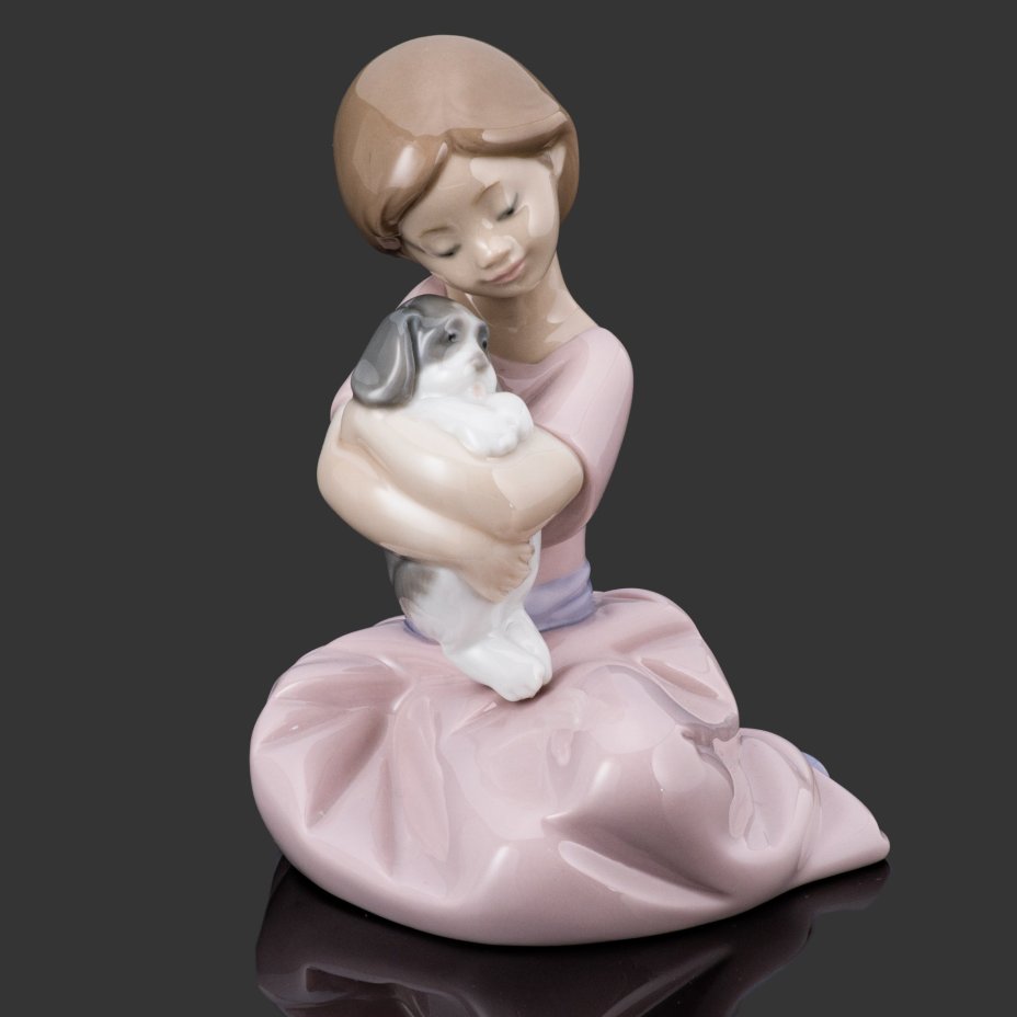 Статуэтка "Девочка со щенком", NAO Porcelain