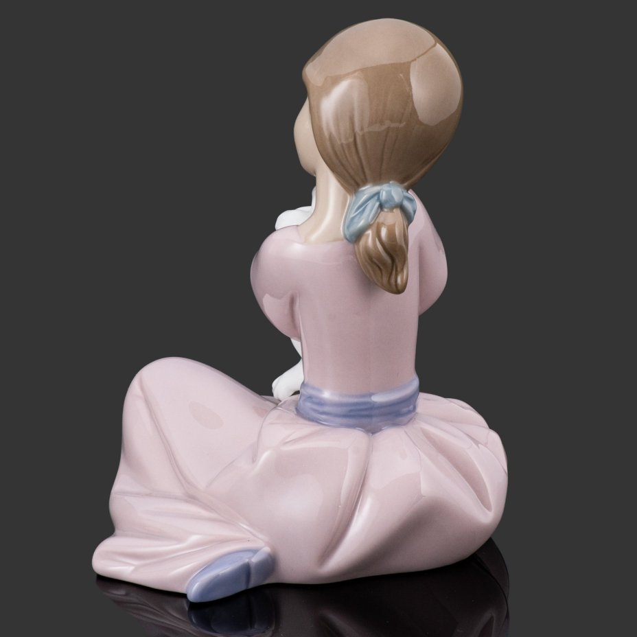 Статуэтка "Девочка со щенком", NAO Porcelain