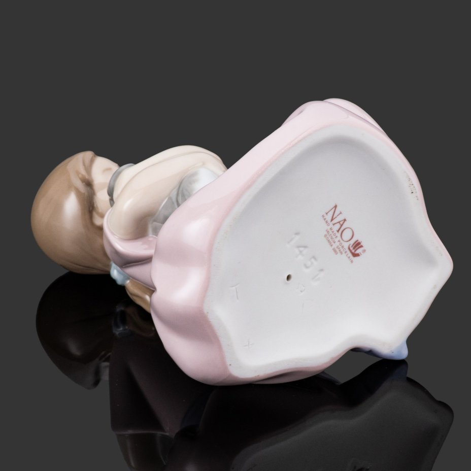 Статуэтка "Девочка со щенком", NAO Porcelain