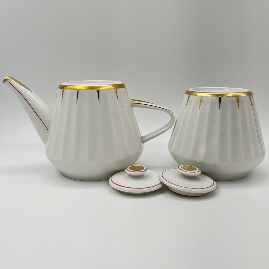 Сервиз чайный с декором в виде золотого дождика на 3 персоны (9 предметов), форма "Каннелюрный", автор формы Ольшевский В.Н.