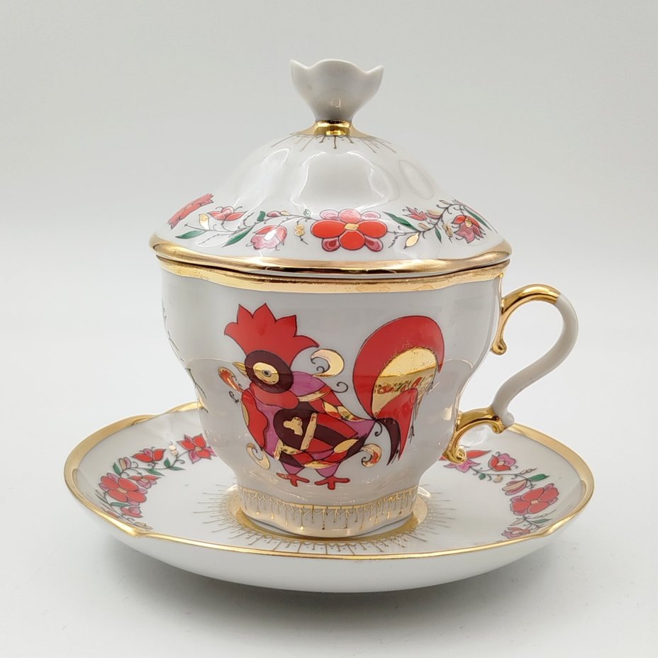 Пара чайная с крышкой "Сувенир" ("Красные петушки"), автор рисунка Воробьевский А.В., автор формы Яковлева С.Е.