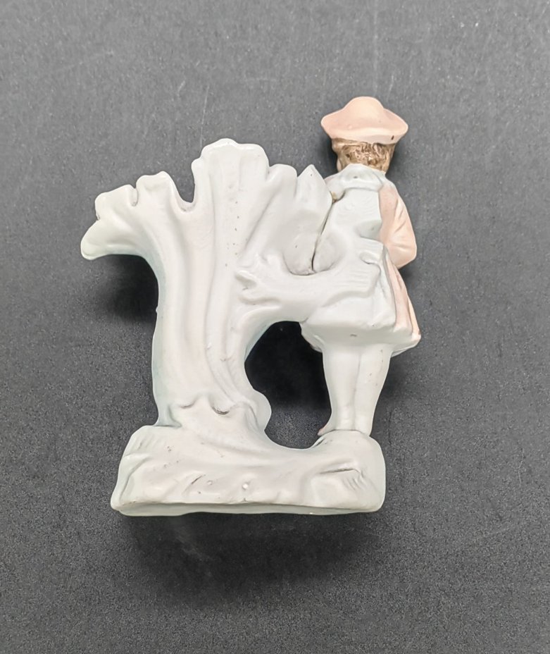 Вазочка (карандашница, спичечница) с фигуркой девочки, играющей на лютне