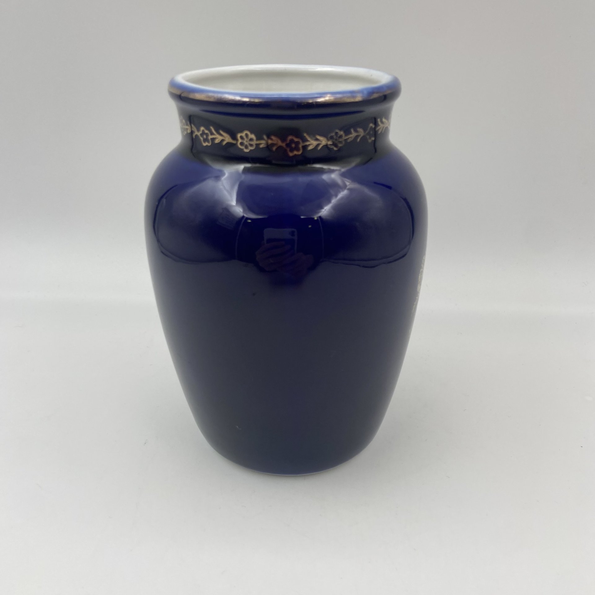 Ваза "Два букета", фарфор, крытье кобальтом, золочение, Ленинградский фарфоровый завод (ЛФЗ), СССР, 1950-1960 гг.