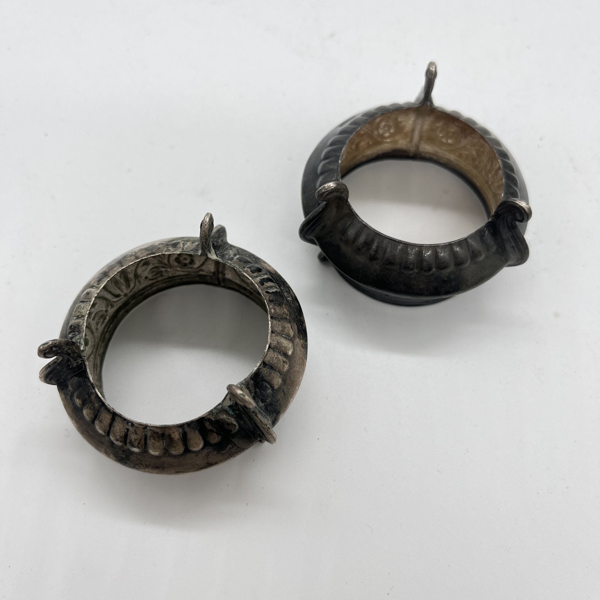 Набор из 2 солонок с растительным декором (нет стеклянного вкладыша)