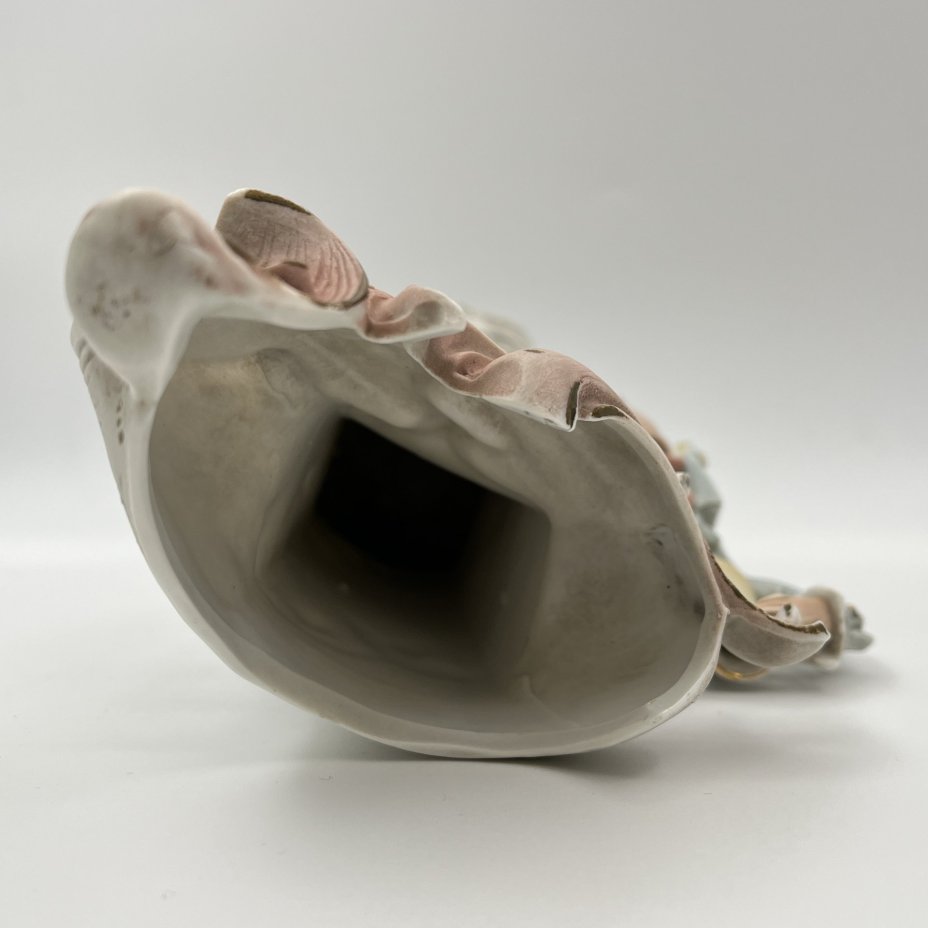 Статуэтка (ваза) "Мальчик у фонтана"