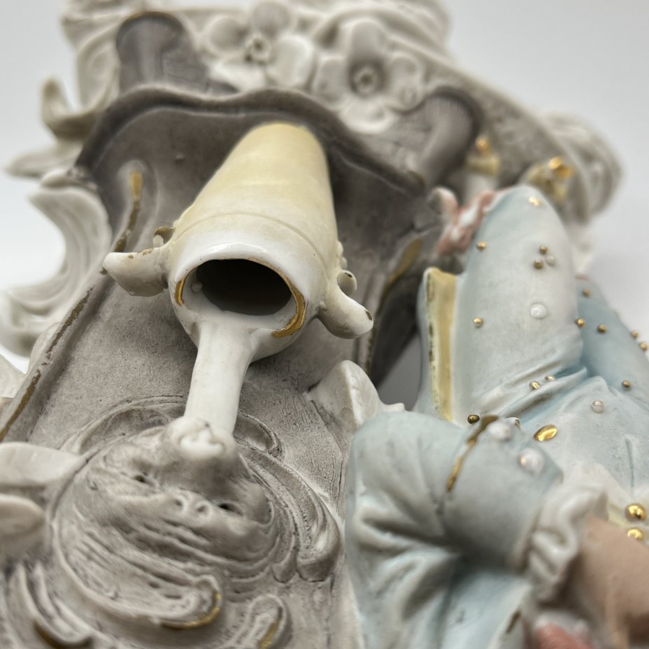 Статуэтка (ваза) "Мальчик у фонтана"