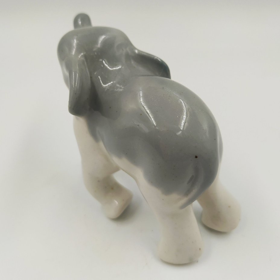 Статуэтка "Слоненок", фарфор, роспись, СССР, 1960-1990 гг.