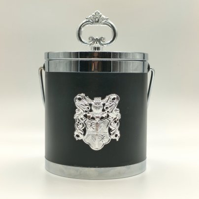 Ведро для льда с рельефным декором в виде герба, сталь, пластмасса, кожзам, Франция, 1970-1990 гг.