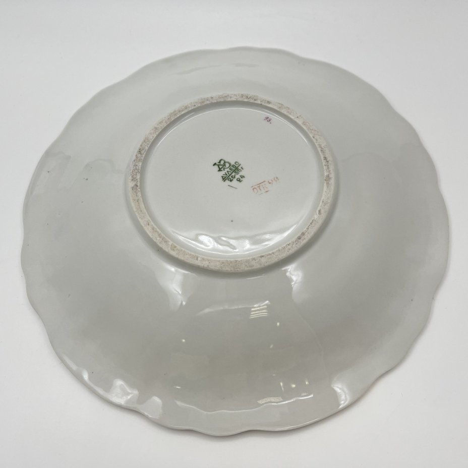 Блюдо сервировочное "Виноград", фарфор, крытье, золочение, Дулевский фарфоровый завод (Дулёво), СССР, 1956 г.