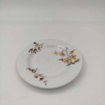 Розетка (блюдце) с цветочным декором, фарфор, роспись, Товарищество М.С. Кузнецова, Российская империя, 1891-1917 гг.