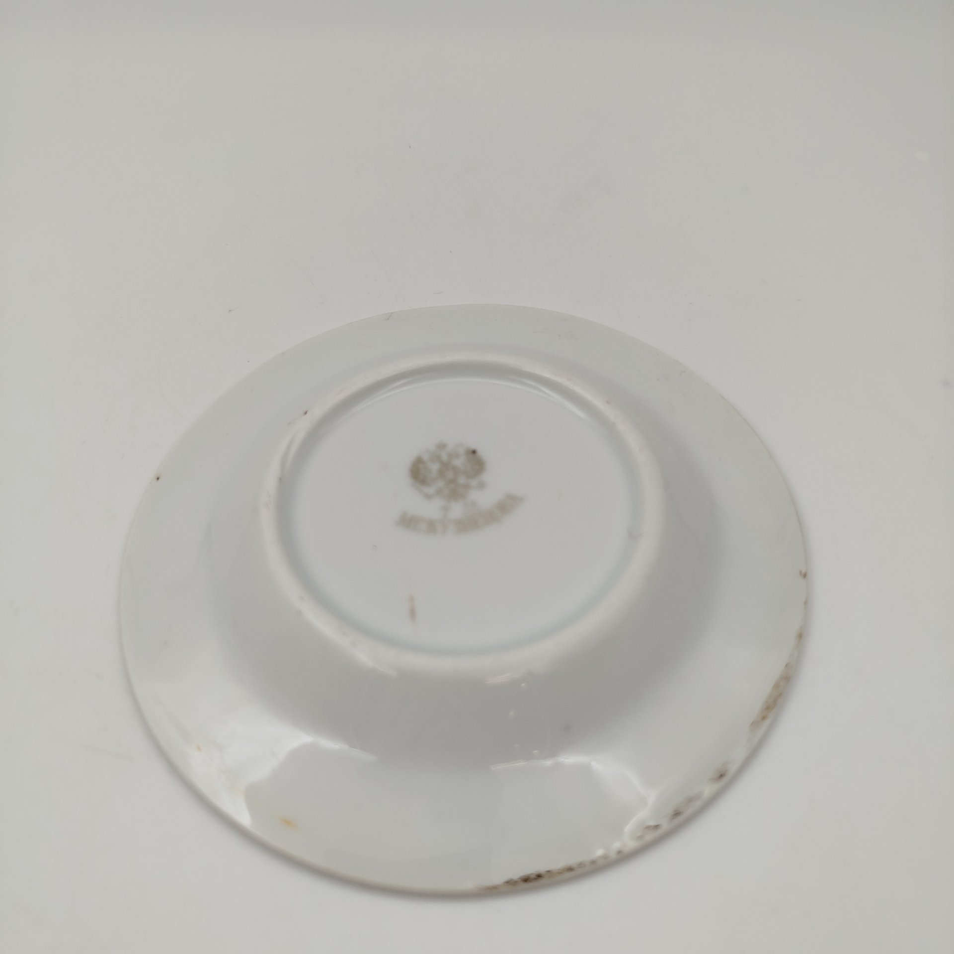 Розетка (блюдце) с цветочным декором, фарфор, роспись, Товарищество М.С. Кузнецова, Российская империя, 1891-1917 гг.