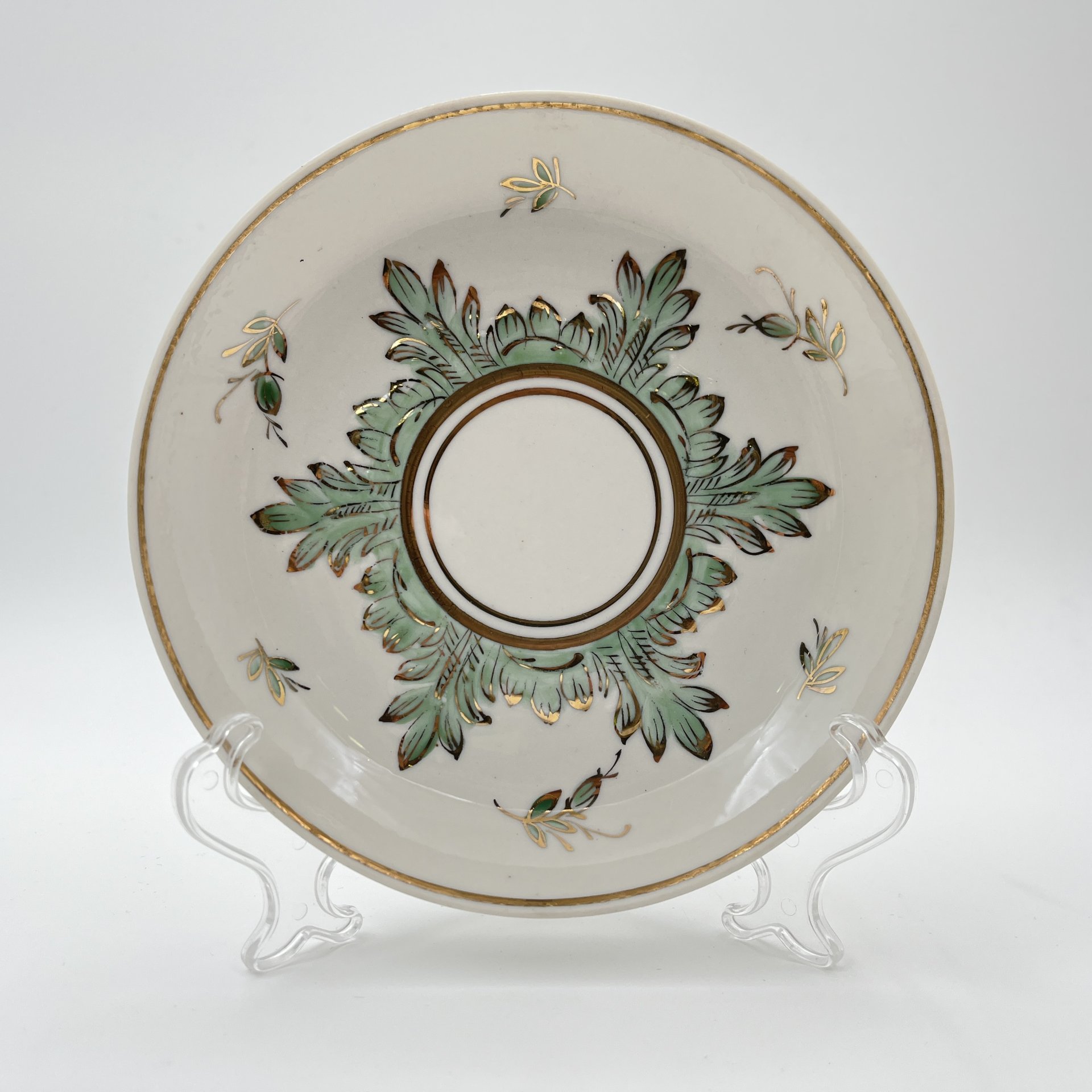 Пара чайная "Барбарис" в зеленом оттенке, автор Е.П. Смирнов, фарфор, роспись, золочение, Дмитровский фарфоровый завод (ДФЗ Вербилки), СССР, 1954-1965 гг.