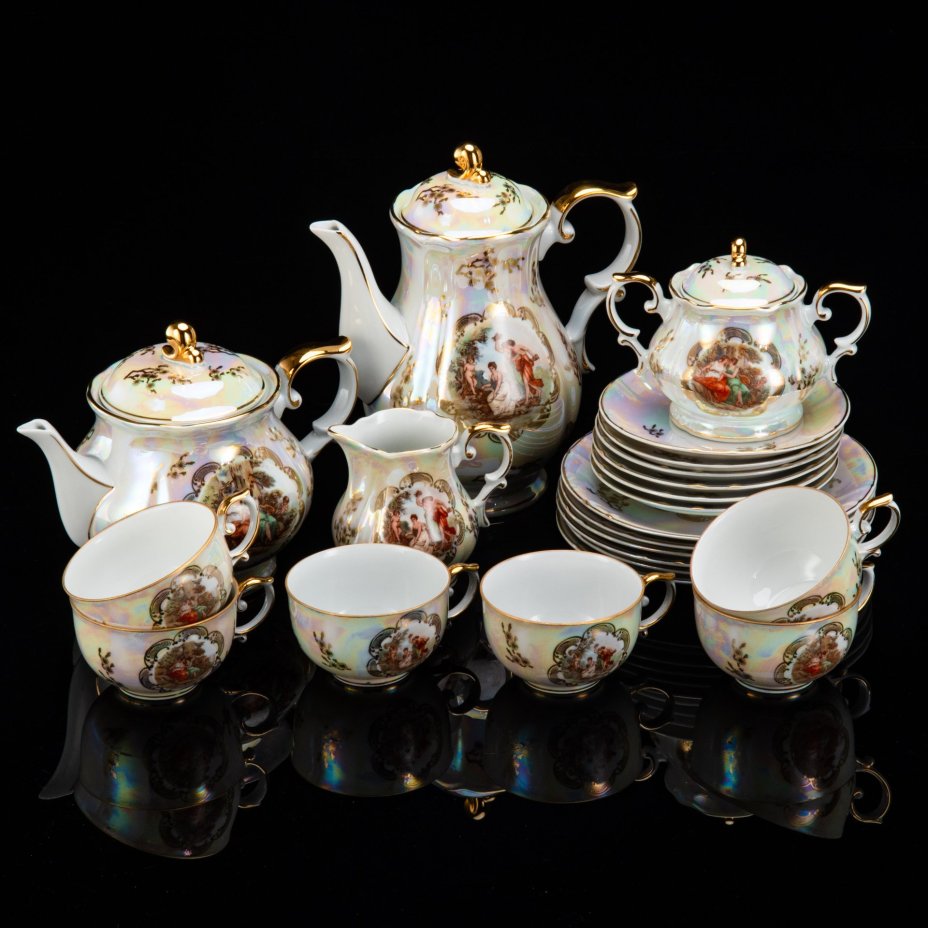 Сервиз чайно-кофейный , украшенный  античными сценами ("Мадонна") на 6 персон (22 предмета), фарфор, люстр, деколь, золочение, Oscar Schlegelmilch, Германия, 1950-1972 гг.