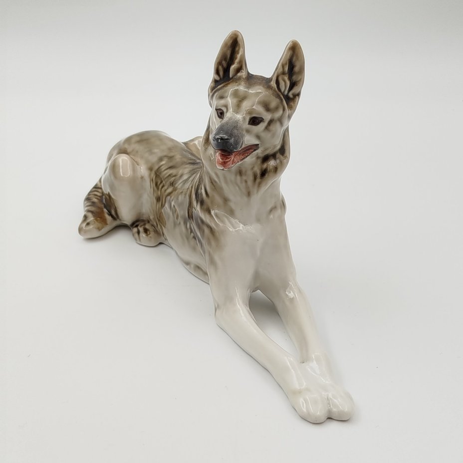 Статуэтка "Немецкая овчарка", автор В.С. Драчинская
