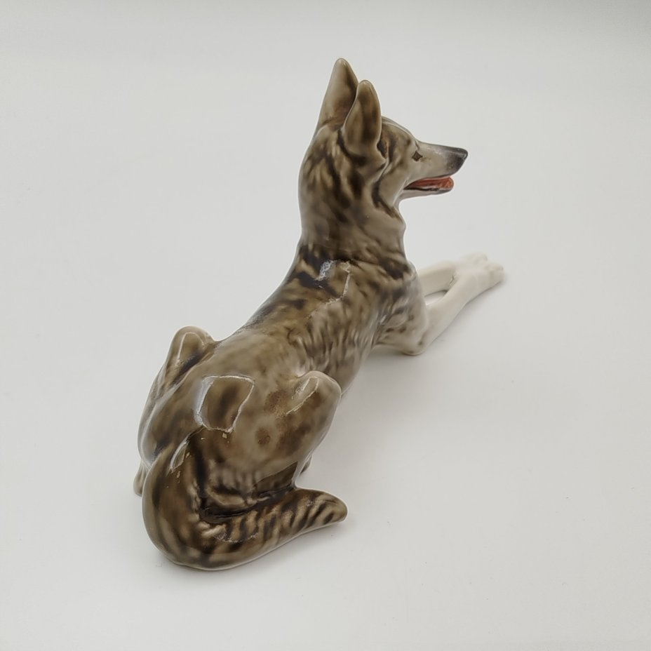 Статуэтка "Немецкая овчарка", автор В.С. Драчинская