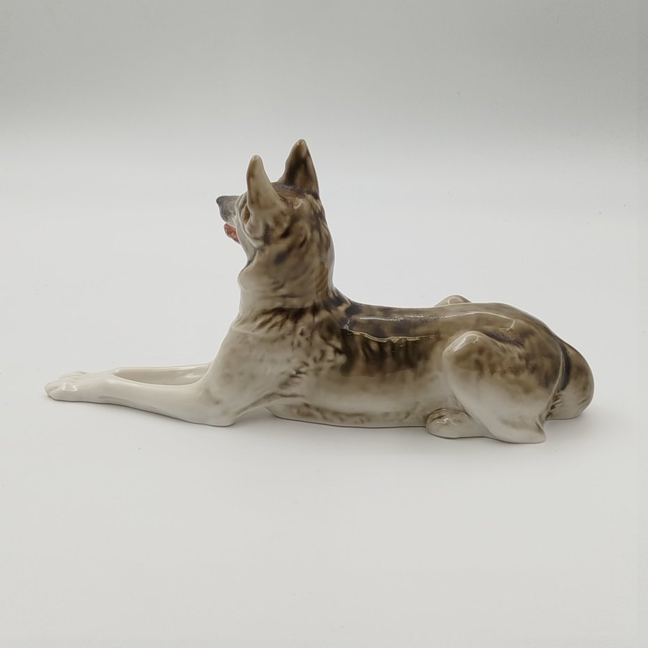 Статуэтка "Немецкая овчарка", автор В.С. Драчинская