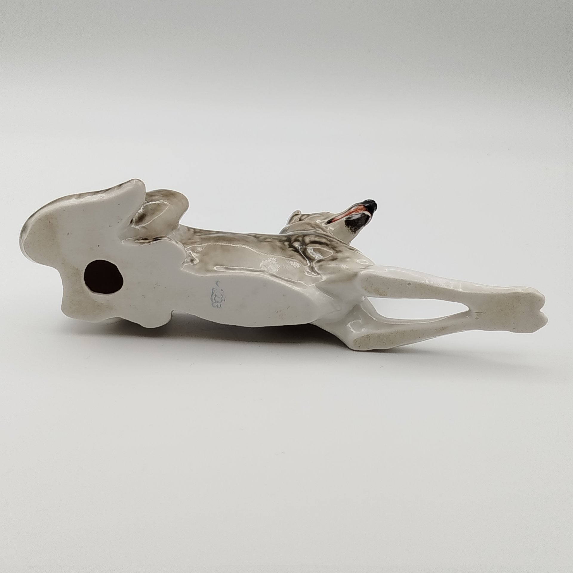 Статуэтка "Немецкая овчарка", автор В.С. Драчинская, фарфор, роспись, Ленинградский фарфоровый завод (ЛФЗ), СССР, 1960-1970 гг.