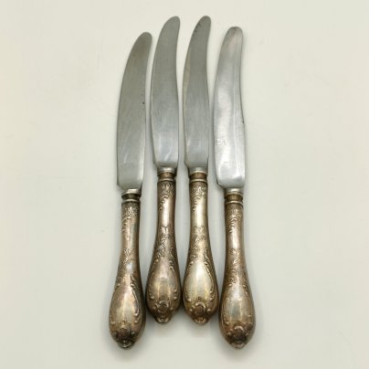 Набор из 4-х десертных ножей с растительным декором, мНЦ (медь-никель-цинк), нержавеющая сталь, Вольнянский завод столовых приборов им. Шевченко (ЗiШ, ЗиШ), СССР, 1960-1990 гг.