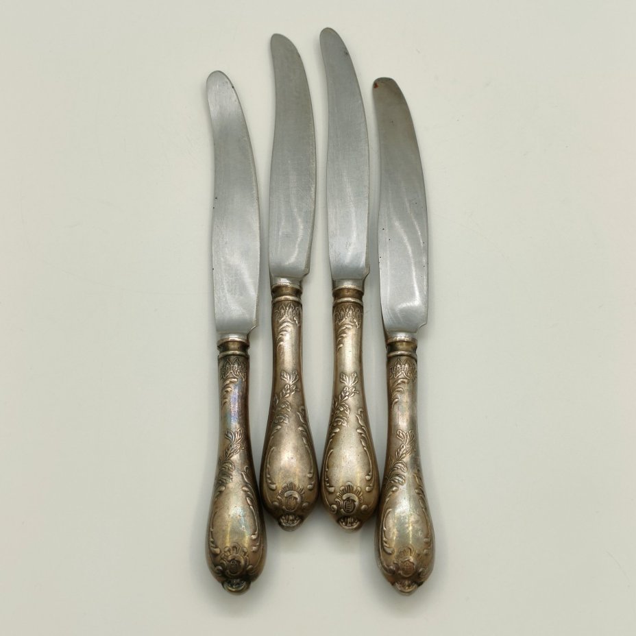 Набор из 4-х десертных ножей с растительным декором, мНЦ (медь-никель-цинк), нержавеющая сталь, Вольнянский завод столовых приборов им. Шевченко (ЗiШ, ЗиШ), СССР, 1960-1990 гг.