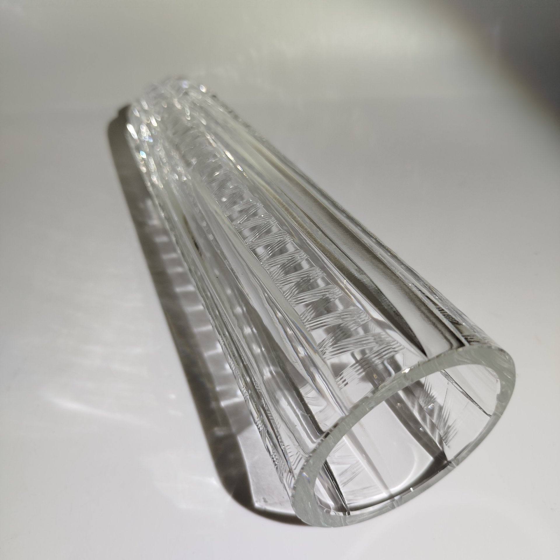 Ваза "Вертикальные полосы", автор Л.О. Юрген, хрусталь, алмазная грань, Ленинградский завод художественного стекла (ЛЗХС), СССР, 1960-1980 гг.