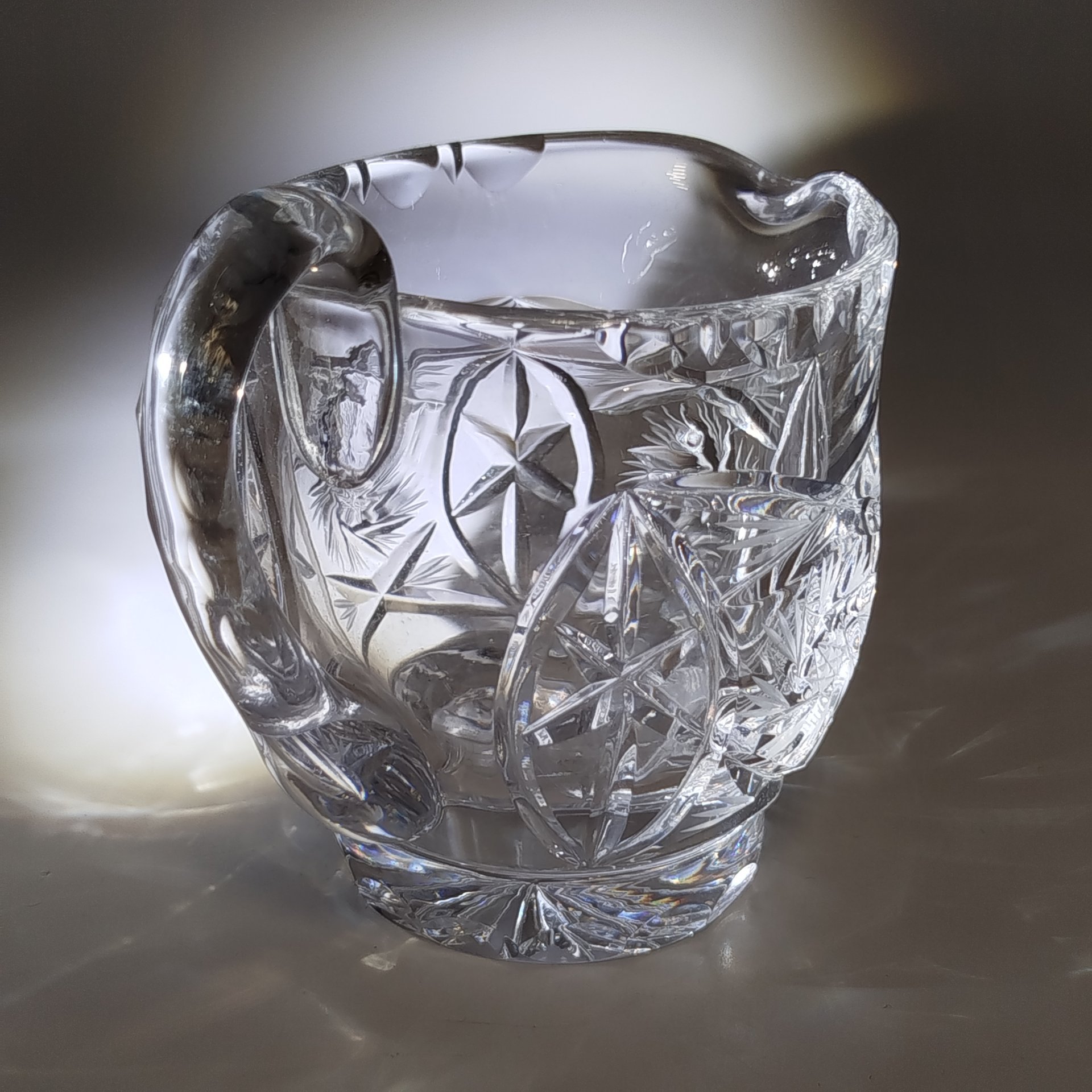 Молочник c рельефным декором