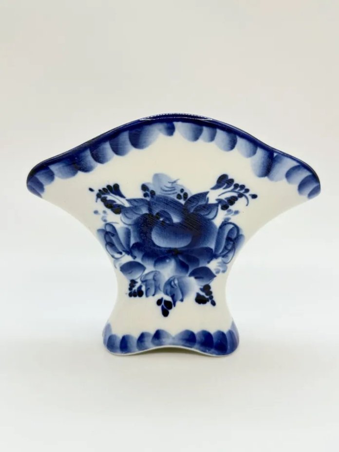 Салфетница с цветочным декором, Гжель, фарфор, роспись, Россия, 1991-2010 гг.