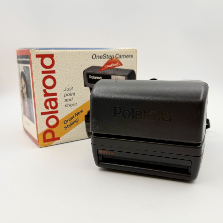 Фотоаппарат "Polaroid One Step Close Up" в оригинальной коробке, пластик, Polaroid, Великобритания, 1980-1990 гг., Polaroid