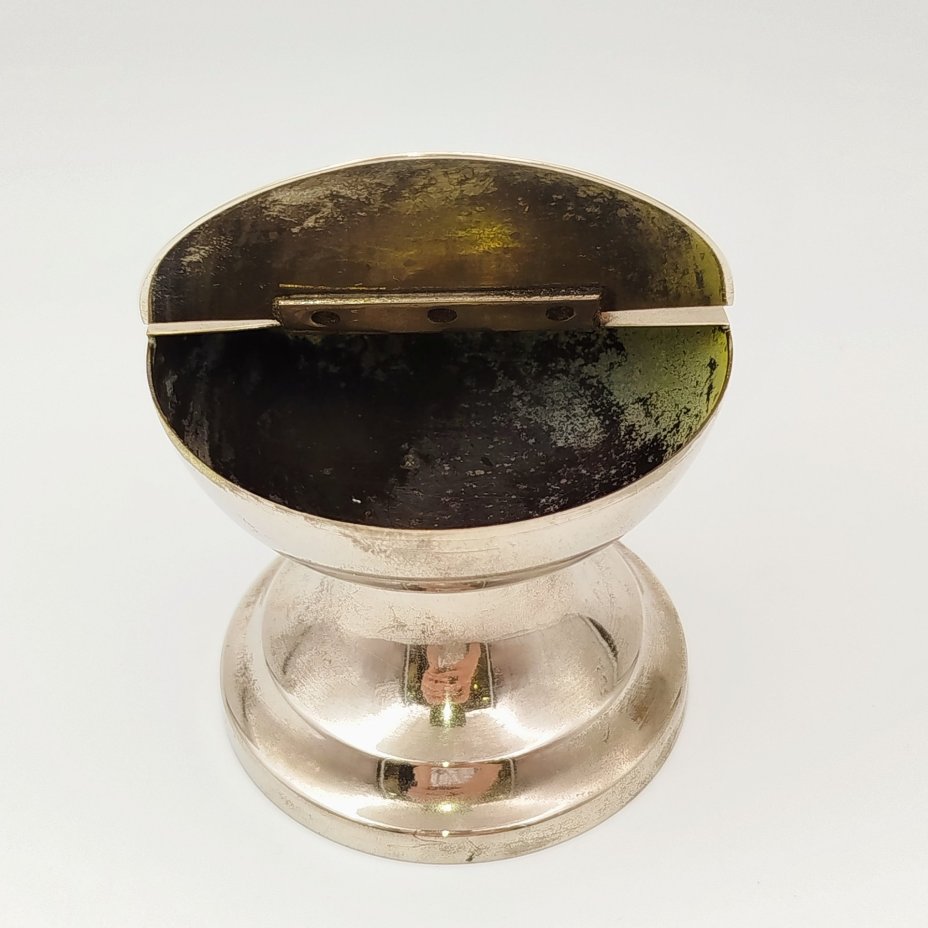 Пепельница с крышкой