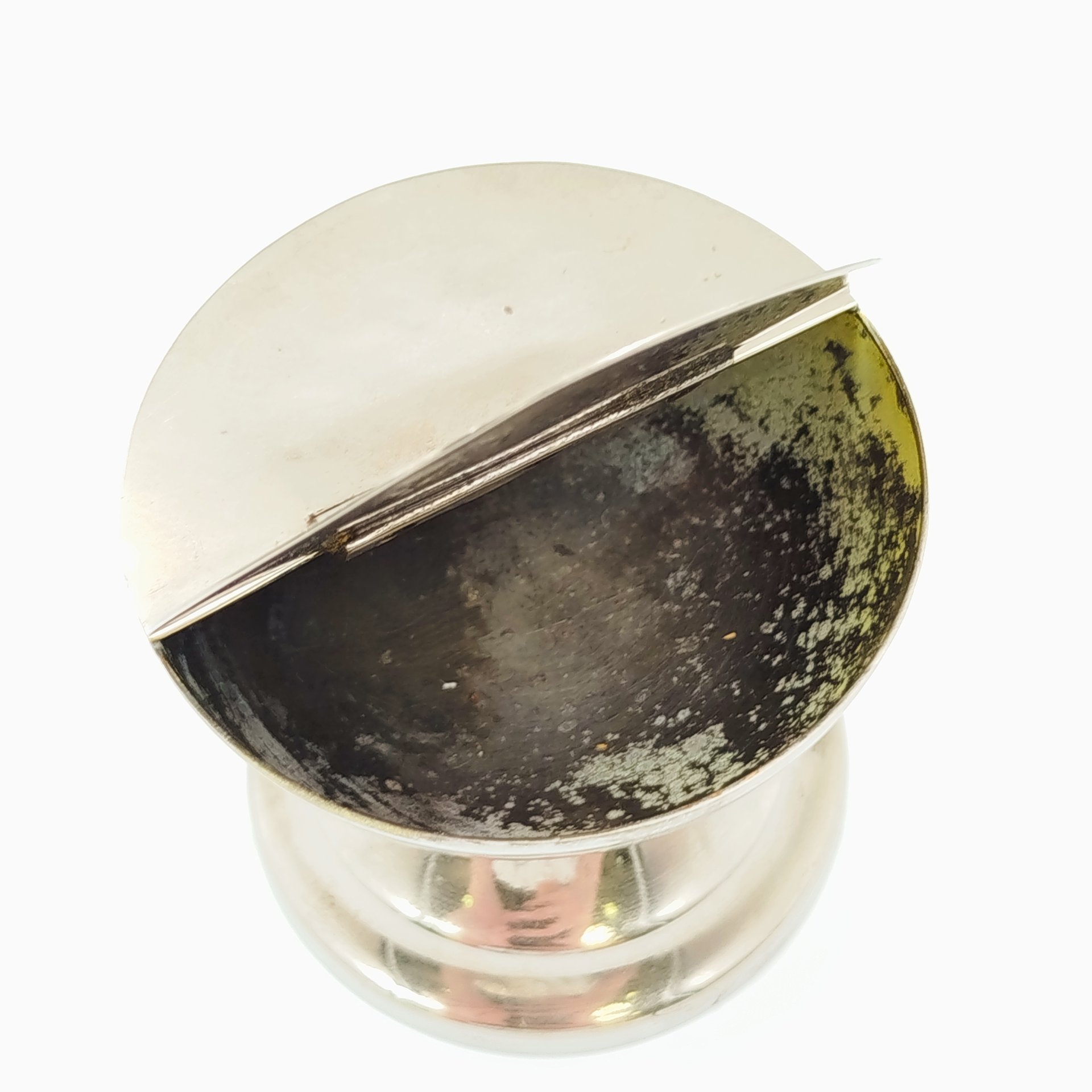 Пепельница с крышкой