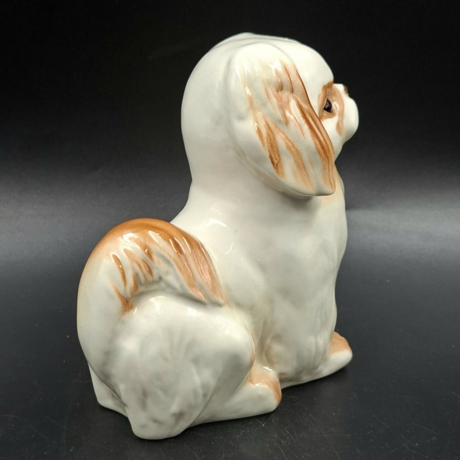 Статуэтка "Пекинес", скульптор П.П. Веселов, фарфор, роспись, Ленинградский фарфоровый завод (ЛФЗ), СССР, 1970-1992 гг.