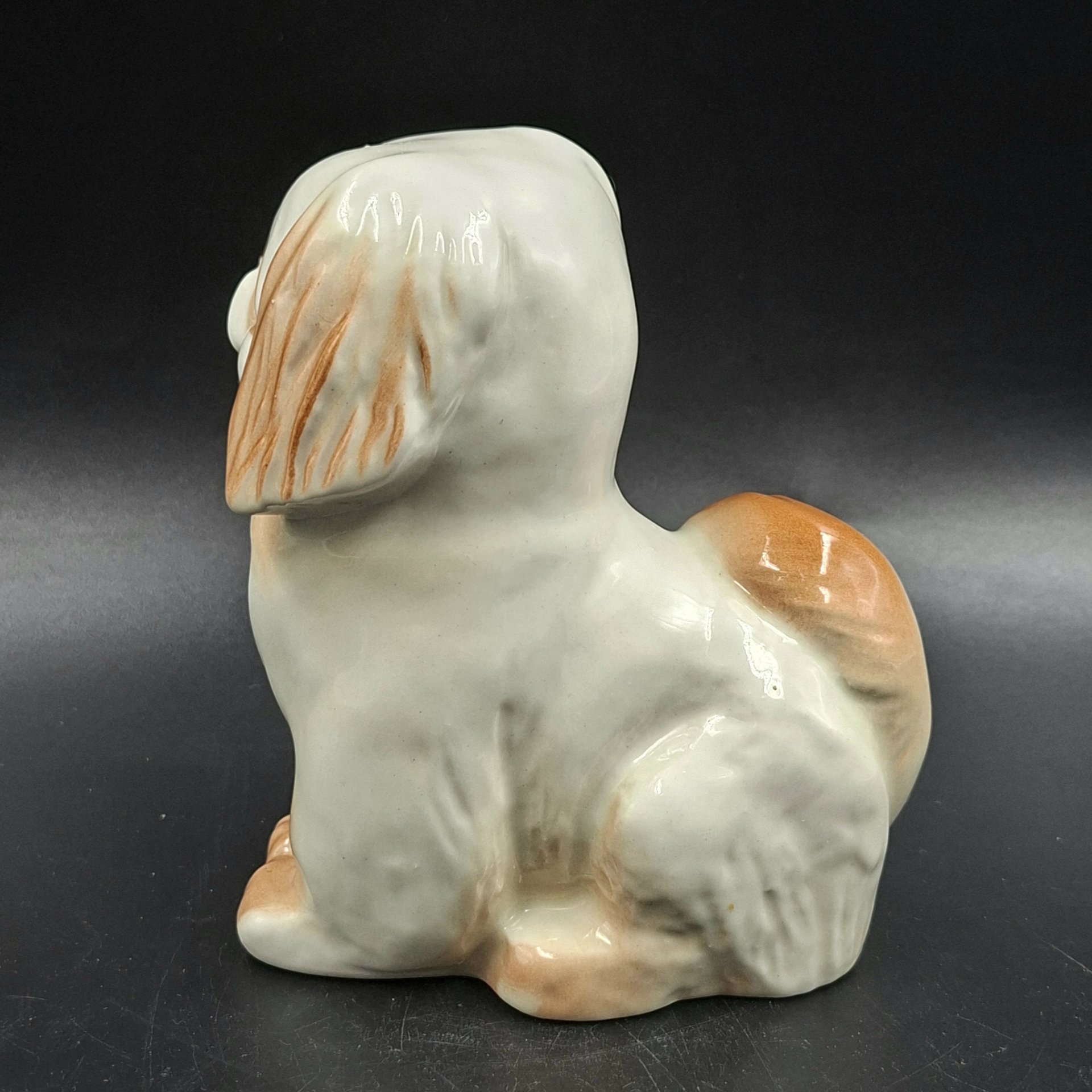 Статуэтка "Пекинес", скульптор П.П. Веселов, фарфор, роспись, Ленинградский фарфоровый завод (ЛФЗ), СССР, 1970-1992 гг.