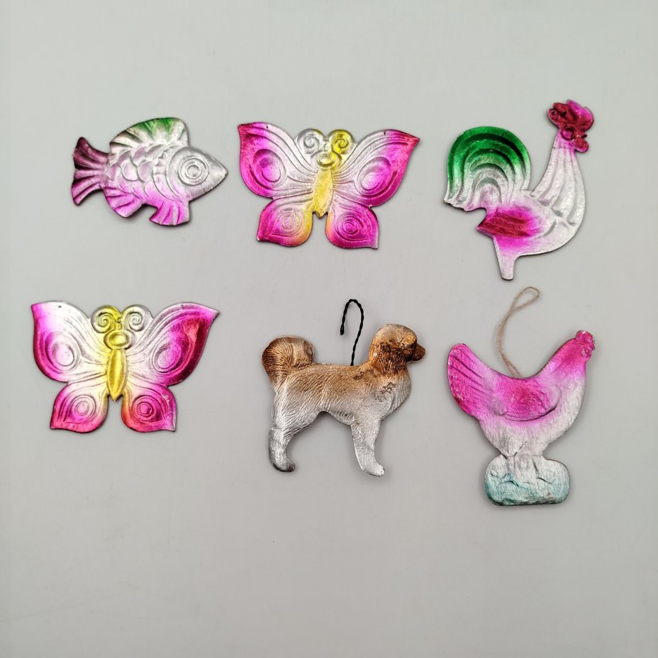 Набор из 6 подвесных ёлочных игрушек в виде различных животных (рыба, курица, петух, собака, 2 бабочки), картонаж, аэрография