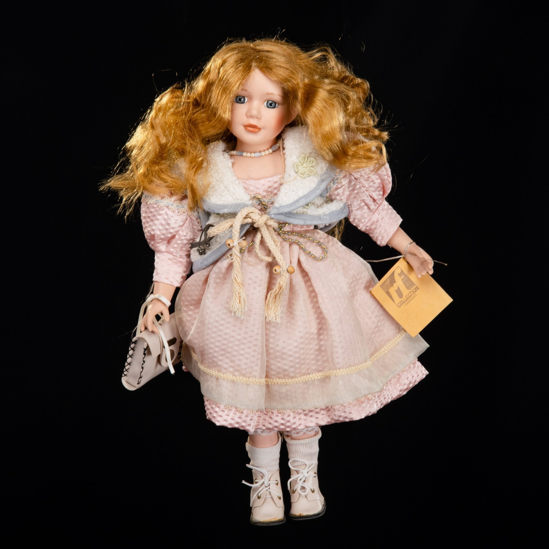 Кукла в розовом платье и белой накидке (винтажная), Rf Collection