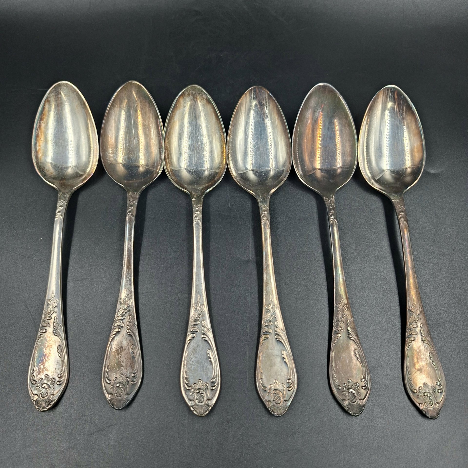 Набор из шести столовых ложек с растительным декором в оригинальной коробке, мНЦ (медь-никель-цинк), картон, Вольнянский завод столовых приборов им. Шевченко (ЗiШ, ЗиШ), СССР, 1960-1980 гг.