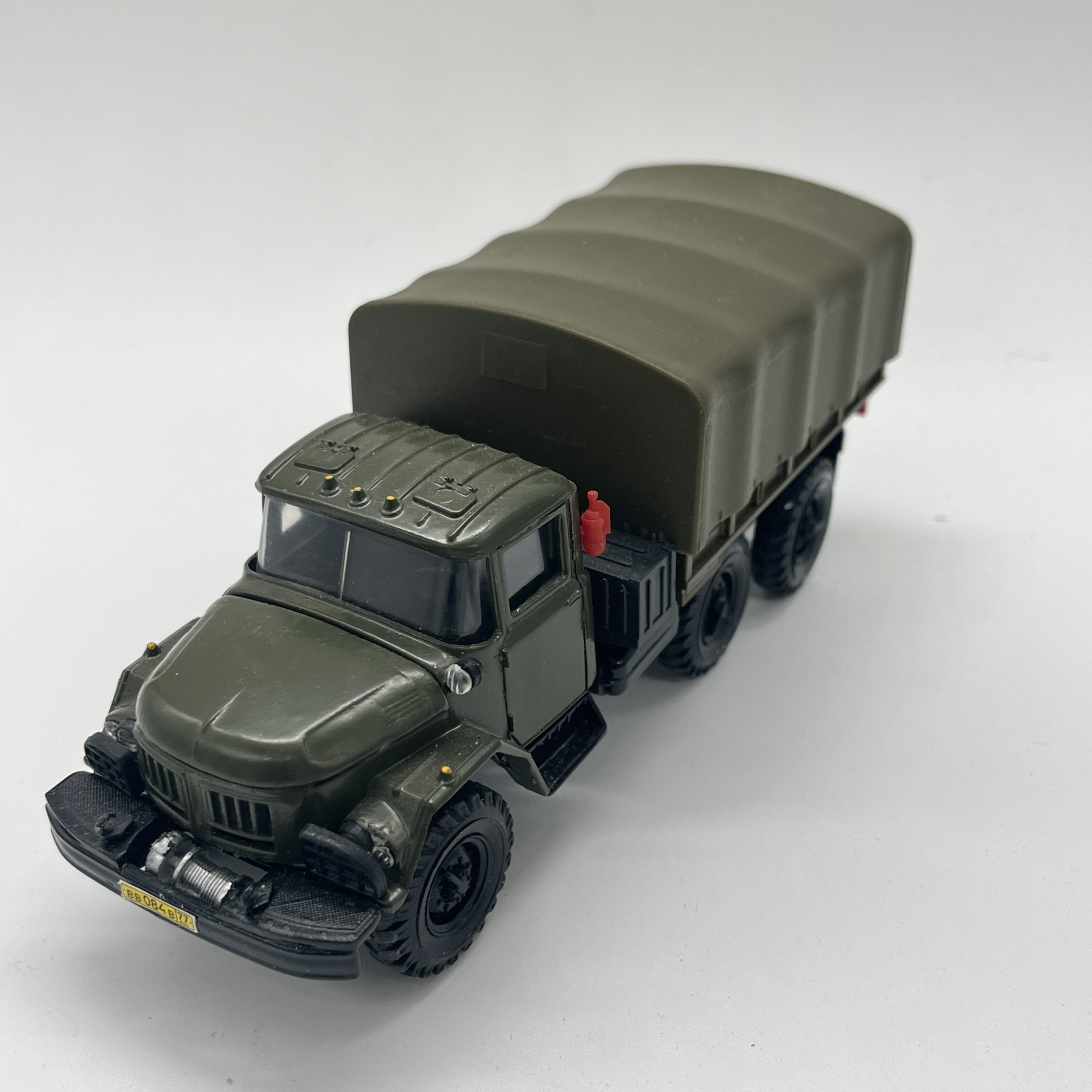 Модель автомобиля "ЗИЛ-131" со съемным тентом