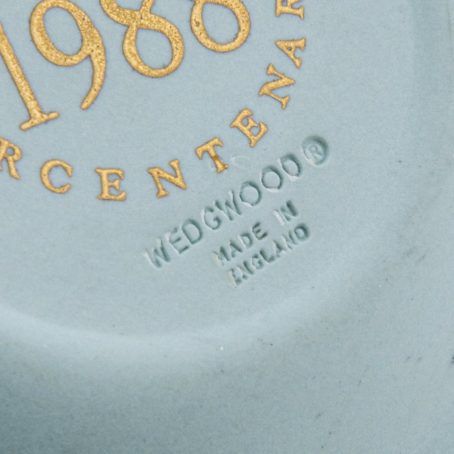 Тарелка декоративная с гербом, голубой фарфор, компания "Wedgwood", Англия, 1988 г., Wedgwood