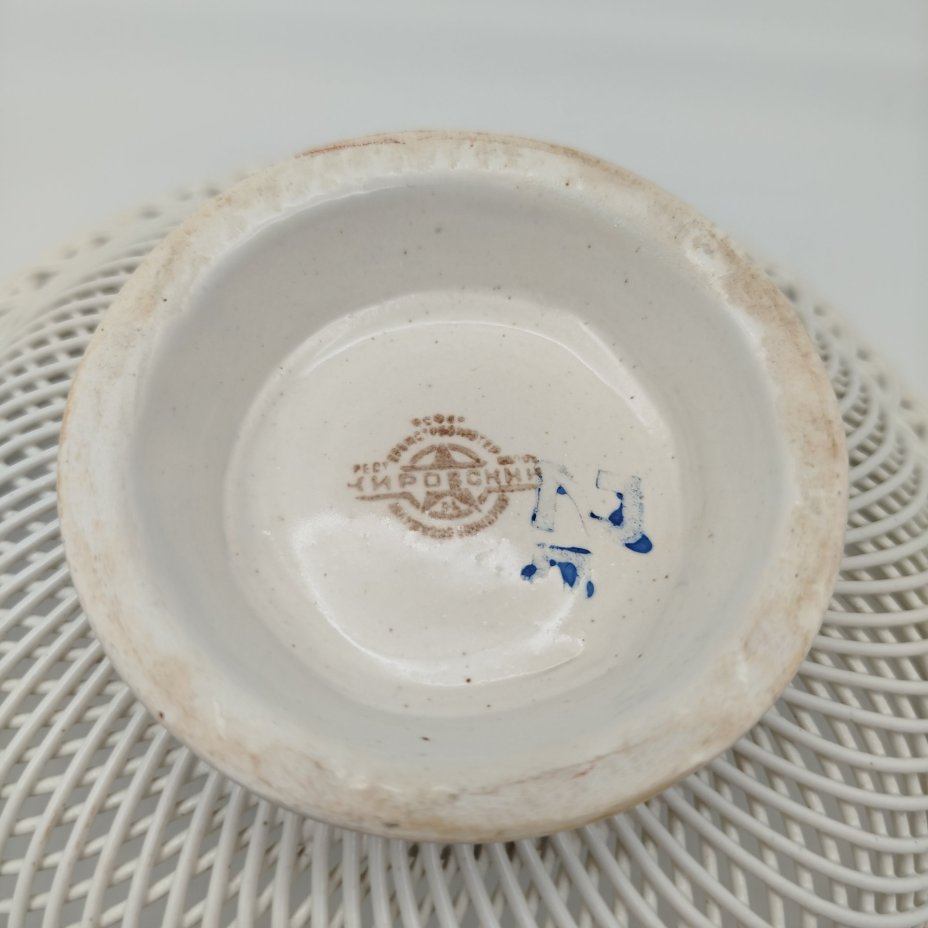 Сухарница с цветочным декором и прорезным бортом, фаянс, деколь, Кировский фаянсовый завод, СССР, 1957-1965 гг.