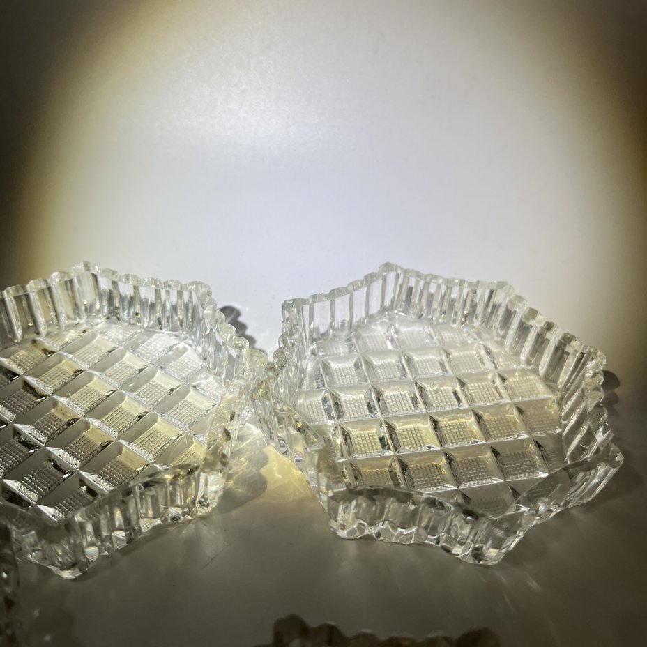 Набор из 5 розеток многоугольной формы с резным геометрическим декором, хрусталь, алмазная грань, СССР, 1970-1990 гг.