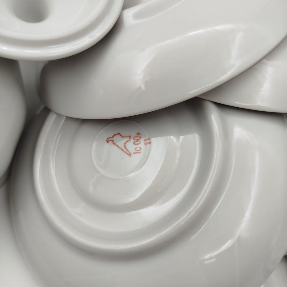 Сервиз чайный на 5 персон (12 предметов), украшенный цветами и птицами, фарфор, деколь, золочение, Дулевский фарфоровый завод (Дулёво), Российская Федерация, 2000 г.