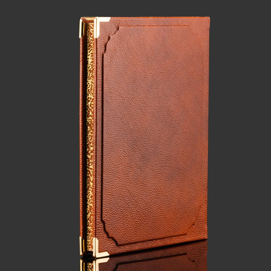 Подарочная книга в кожаном переплете "Никколо Макиавелли. Государь" в коробе, бумага, кожаный переплет, художественные накладки, обрез с золочением, в подарочном коробе с бархатным ложеменом, обтянутом кожей и бархатной подарочной упаковке