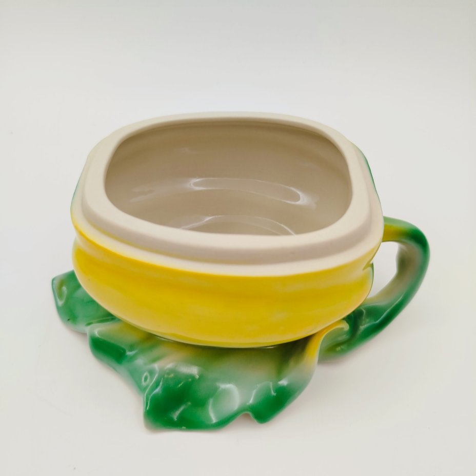 Маслёнка "Тыква" с крышкой, фарфор, аэрография, Городницкий фарфоровый завод, СССР, 1970-1990 гг.