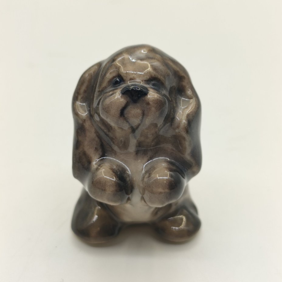 Статуэтка "Болонка стоящая", автор Г.Н. Болунова, фарфор, роспись, Астраханский фарфоровый завод «Сциталис», Российская Федерация, 1991-2010 гг.