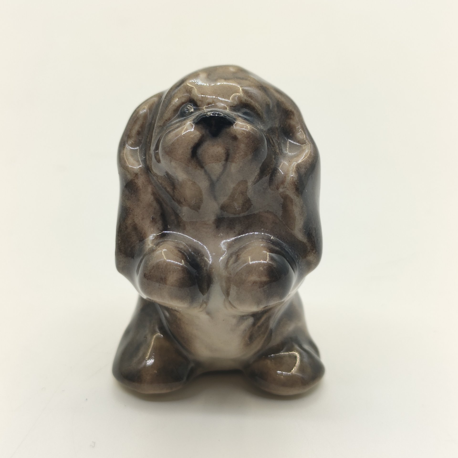 Статуэтка "Болонка стоящая", автор Г.Н. Болунова, фарфор, роспись, Астраханский фарфоровый завод «Сциталис», Российская Федерация, 1991-2010 гг.