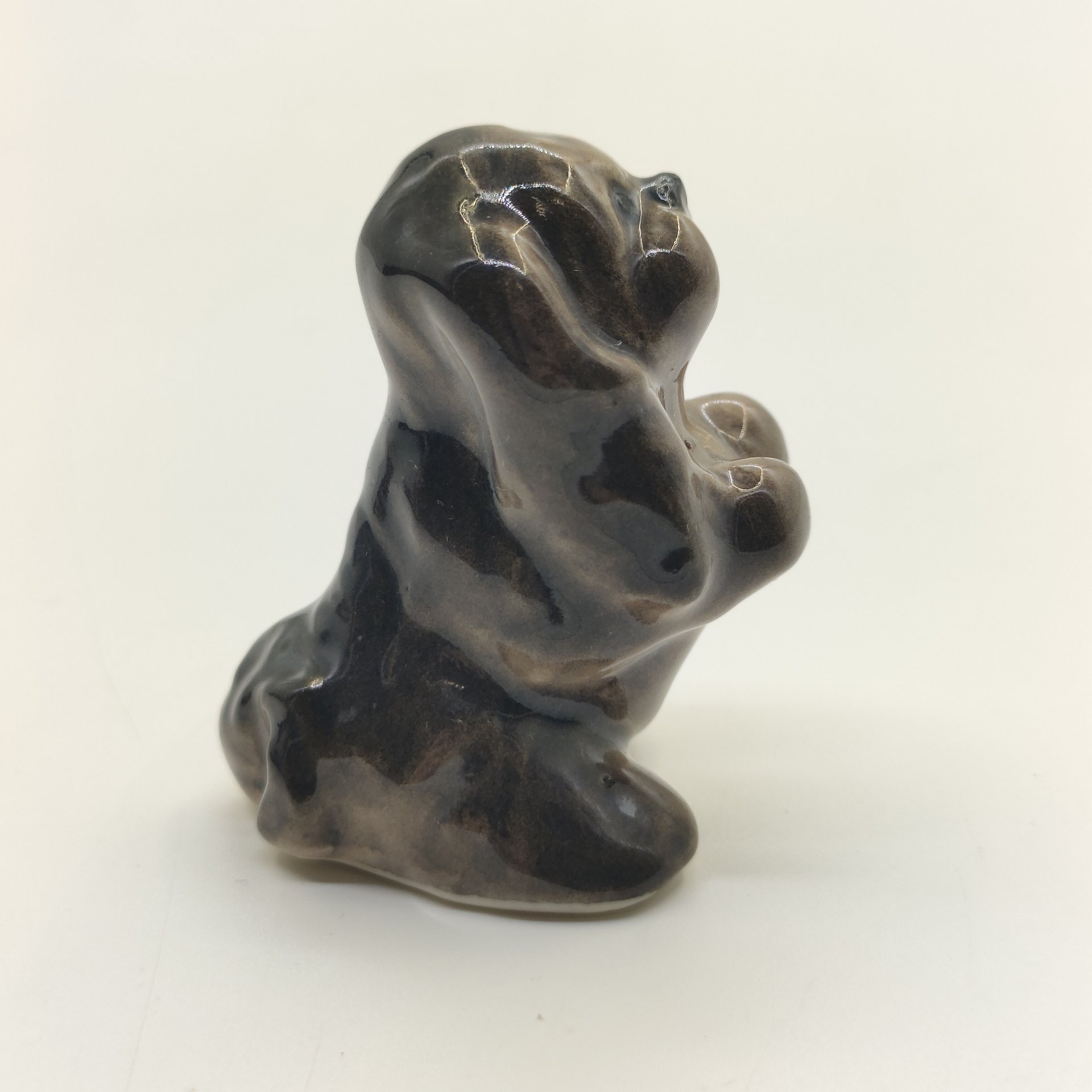 Статуэтка "Болонка стоящая", автор Г.Н. Болунова, фарфор, роспись, Астраханский фарфоровый завод «Сциталис», Российская Федерация, 1991-2010 гг.