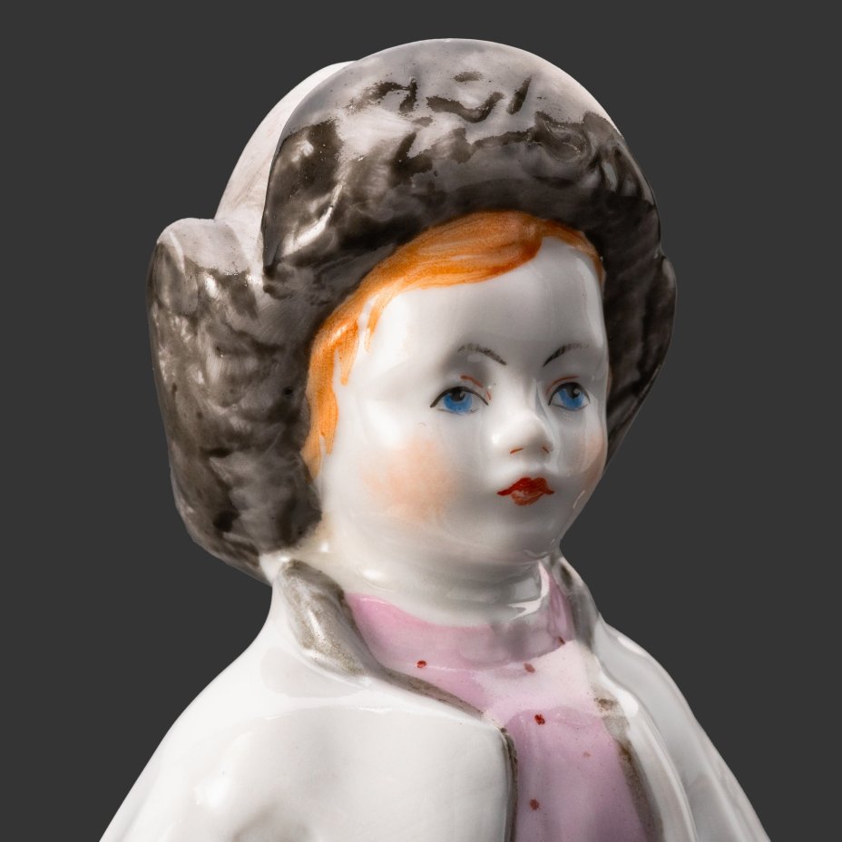 Статуэтка "Филиппок", скульптор А.Ф. Пахомов, фарфор, роспись, Ленинградский фарфоровый завод (ЛФЗ), СССР, 1960-1976 гг.